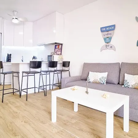 Refugio Costero Con Vista Al Mar