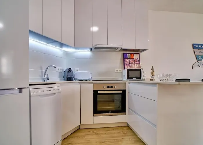 Refugio Costero Con Vista Al Mar