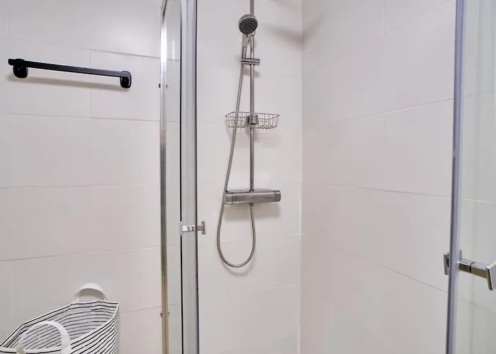 Refugio Costero Con Vista Al Mar * 라망가델마르메노