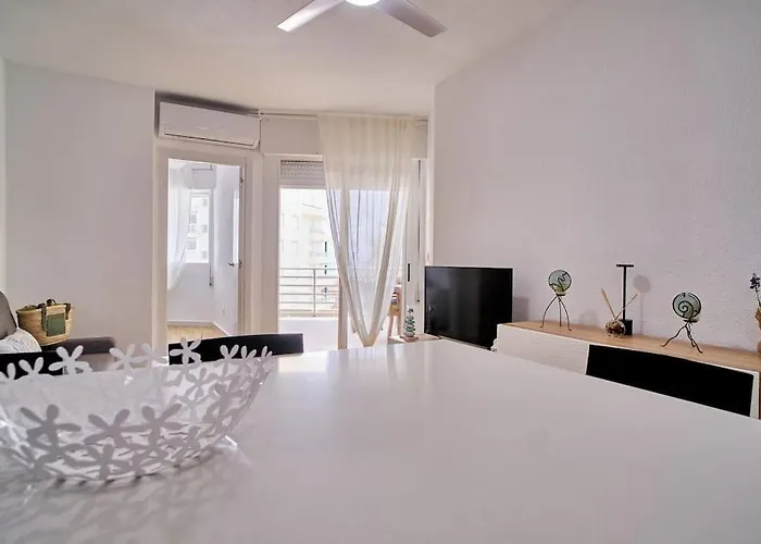 Refugio Costero Con Vista Al Mar